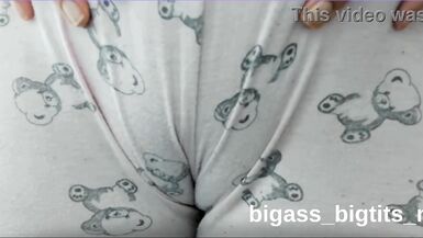Mate cette MILF européenne pulpe jouer avec son cameltoe dans une vidéo maison de camgirl