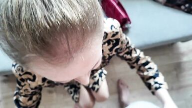 MissesJennynin İlk Porno Oyuncu Seçimi: İlk Porno Filminde Sarışın MILF