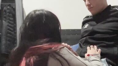 Heiße Milf aus Argentinien dreht im Wohnzimmer mit ihrem versauten bisexuellen Hookup auf BBC durch