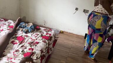 Hotmama, die mollige MILF, bekommt einen Riesenschwanz, um das Hirn ihres Patienten rauszuficken