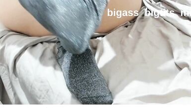 Fetiche de meias, pés, pés e pés da milf Bigass_bigtits vai te deixar louco