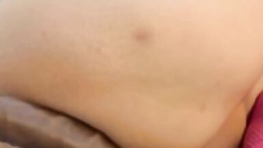 AlinaVelvet engaña a su esposo con un dildo y se corre en POV video casero - 11 image