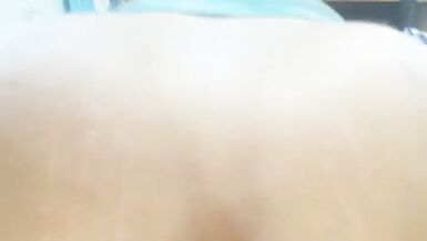 Büyük memeli Pinay MILF karısı büyük kıçına sıcak bir anal alır