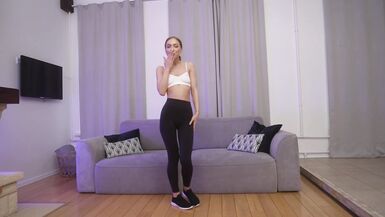Genç ve Fit MILF Nika Charming, babası ve arkadaşından sert bir anal darbe alıyor.