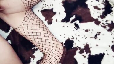 Hotlia, a esposa madura gostosa de meia, apronta de lingerie sexy