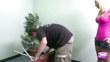 Jessica Lynn gets a hot massage and a wild ride in public