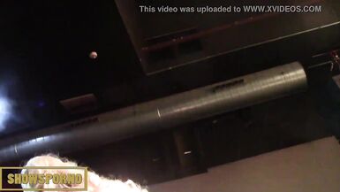 MILF italienne se fait fist-fucker fort dans une folie de fist-fucking sauvage - 9 image