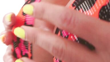Regarde Sarah Jessie affronter un BBC pendant que ses gros se balancent dans un clip puba ! - 2 image