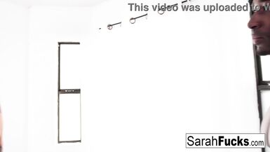 Sarah Jessienin BBCye karşı büyük göğüsleri puba klibinde zıplamasını izleyin!
