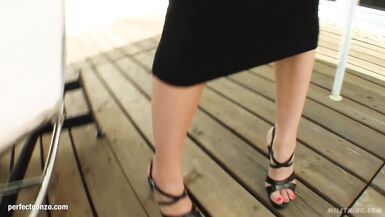 Mira cómo esta MILF madura se pone sucia con sexo hardcore en el Milf Thing - 1 image