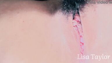 La chatte juteuse de Lisa Taylor se fait doigter et remplir par Mr. Wetdick