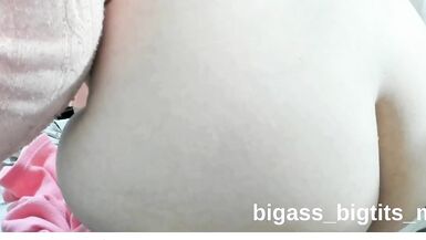 Kıvrımlı ve formda vücutlu büyük memeli MILF, büyük bir kedi ve sulu bir eşek ile yalnız başına zevk alıyor - 12 image