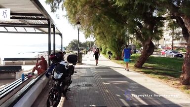 Regarde Costas Antonius et Rosa Rozita séclater dans un taxi public, seins qui rebondissent