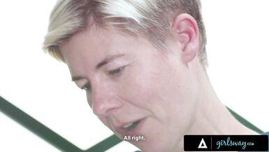 Versaute MILF-Ärztin Lexi Luna und ihr nerdiger Patient Dharma Jones erkunden ihre Körper bei der jährlichen Untersuchung - 2 image