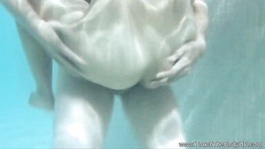 India et Art soffrent un massage relax avec massage nuru