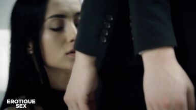 Anna Rose chevauche passionnément la grosse bite de Nick Ross, joli visage en vue - 1 image