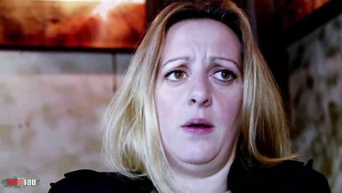 Louise Du Lac und Max Casanova: Französische MILF in Strümpfen