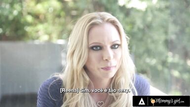 Melissa Moore, Briana Banks ve Tiffany Watson sıcak MILF lezbiyen üçlüde üvey anne ve üvey baba tarafından yakalandı