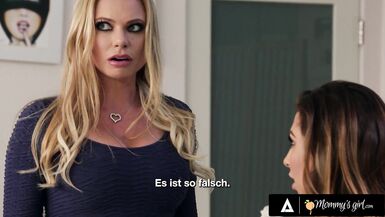 MILF birichine Reena Sky and Tiffany Watson beccate dal vicino curioso in un trio con lingerie sexy.