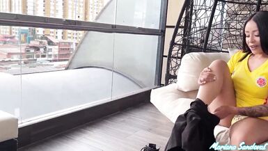 Mariana Sandoval bekommt ihre Latina-Pussy durchgenommen, bevor sie zum Fußballspiel geht - Mateo Castillo schaut zu, wie sie hart doggystyle durchgenommen wird - 3 image