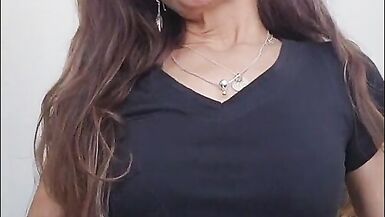 Orgasmo insano de Angelina Love com dildo de vidro - estilo hotwife! - 1 image