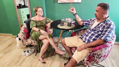 继母 Mya Milf 被 Alex Ferraz 的黄金继子操弄她的小阴户 - 2 image