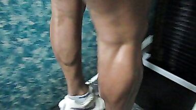 WORKOUT SEXY DE PANTORRILLAS DE LA ESCULTURAL DIOSA mãe Gostava de foder - 1 image