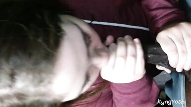 Ladolescente dâge légal Dilettante aime donner des têtes molles Cette fille suce, étouffe et bâillonne pour obtenir du sperme FACIAL - 5 image