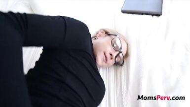 Nerd Workaholic Mama Copulates Son- Sarah Vandella - 13 image