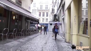 Charlie, belle salope, veut essayer la pluralité masculine - 2 image
