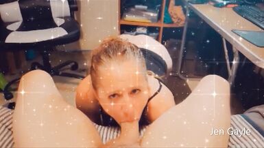 Hot eyes likes weenie down her mouth - 4 image