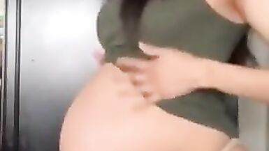 Se plaindre de mon gros ventre de grossesse - 3 image