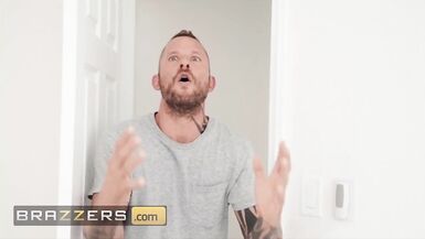 Brazzers - Breasty Moriah Mills Twerks Her Large Arse On Large Ramrod - 9 image