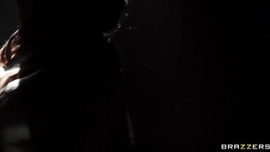 Léventail géant de Nicolette - Nicolette Shea - Brazzers - 1 image