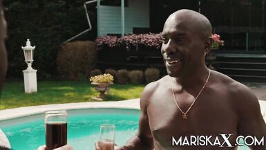 MARISKAX Texas Patti doublement baisée par 2 BBCs - 2 image