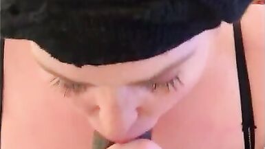 Thick Mother I'd Like To Fuck Robs BBC of his Cum - 2 image