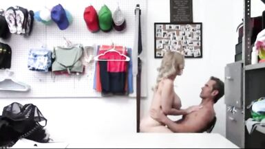 Mère de famille Jaimerais baiser Brittany Andrews nourrie de sperme après avoir été pompée. - 10 image