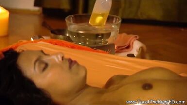 Erotic Oil Massage From India For Females - 4 image