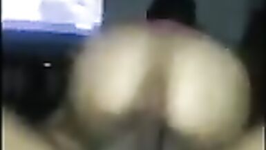 Un petit ange africain laisse son petit ami la filmer en train dengloutir et de pomper son énorme BBC !!! - 3 image