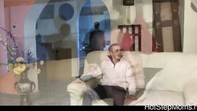 Imbottito il mio Hawt Older StepMom - 1 image
