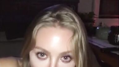 Les gros nichons maident et je les baise à la folie. - 4 image