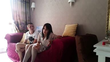 Мамочка училка дала молодому студенту отлизать свой спелый анус - 3 image