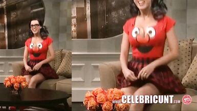 Katy Perry Bouncing her Celeb MILF Titties - 5 image
