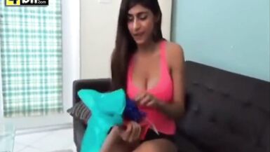 Khalifa Mia Homemade Porn - Mia Khalifa Sex Tape in Home @ Zeenite