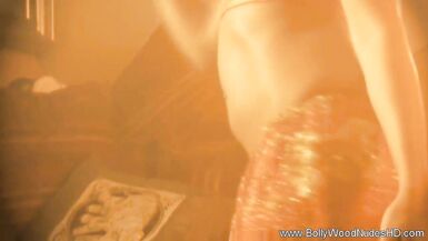 Indian mother I'd like to fuck Shows Off Her Natural Curves - 3 image