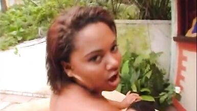 Femme brésilienne à gros nichons, belle femme, baise sexy et huilée. - 4 image