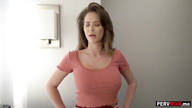 My cheating stepmom drank my cum after engulfing me - 3 image