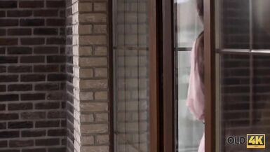 OLD4K. Un garçon riche va se marier avec une adolescente super sexy qui ne peut pas vivre sans sexe. - 2 image