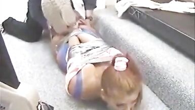 Eve ellis grabada y amordazada por invasor MM ME ENCANTAN SUS TETAS GRANDES - 3 image