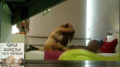 La mère de famille vénézuélienne aimerait baiser avec lescorte et faire lamour en caméra cachée.